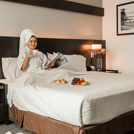 Holiday Inn Guayaquil Airport By Ihg Zewnętrze zdjęcie A guest in a hotel room