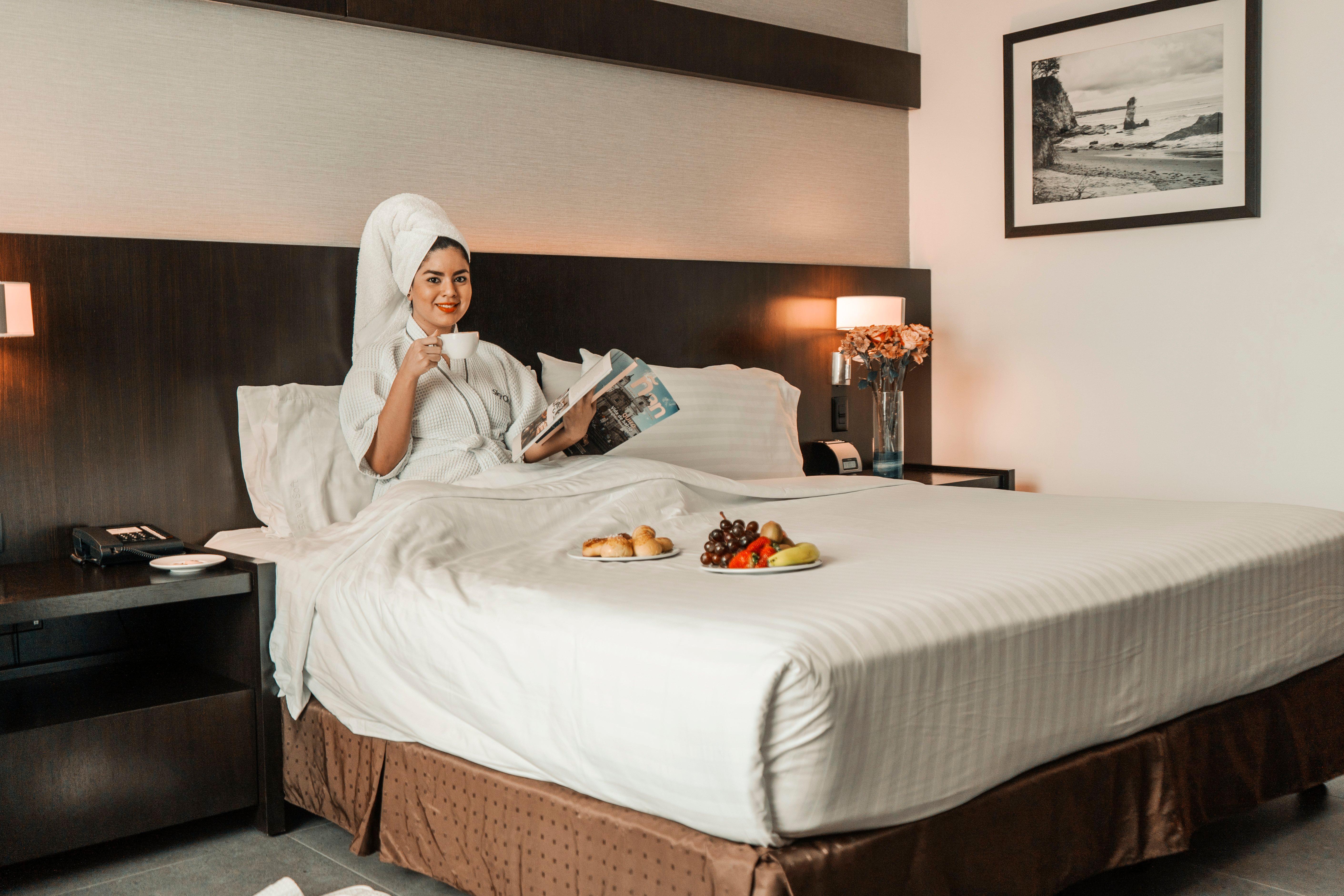 Holiday Inn Guayaquil Airport By Ihg Zewnętrze zdjęcie A guest in a hotel room