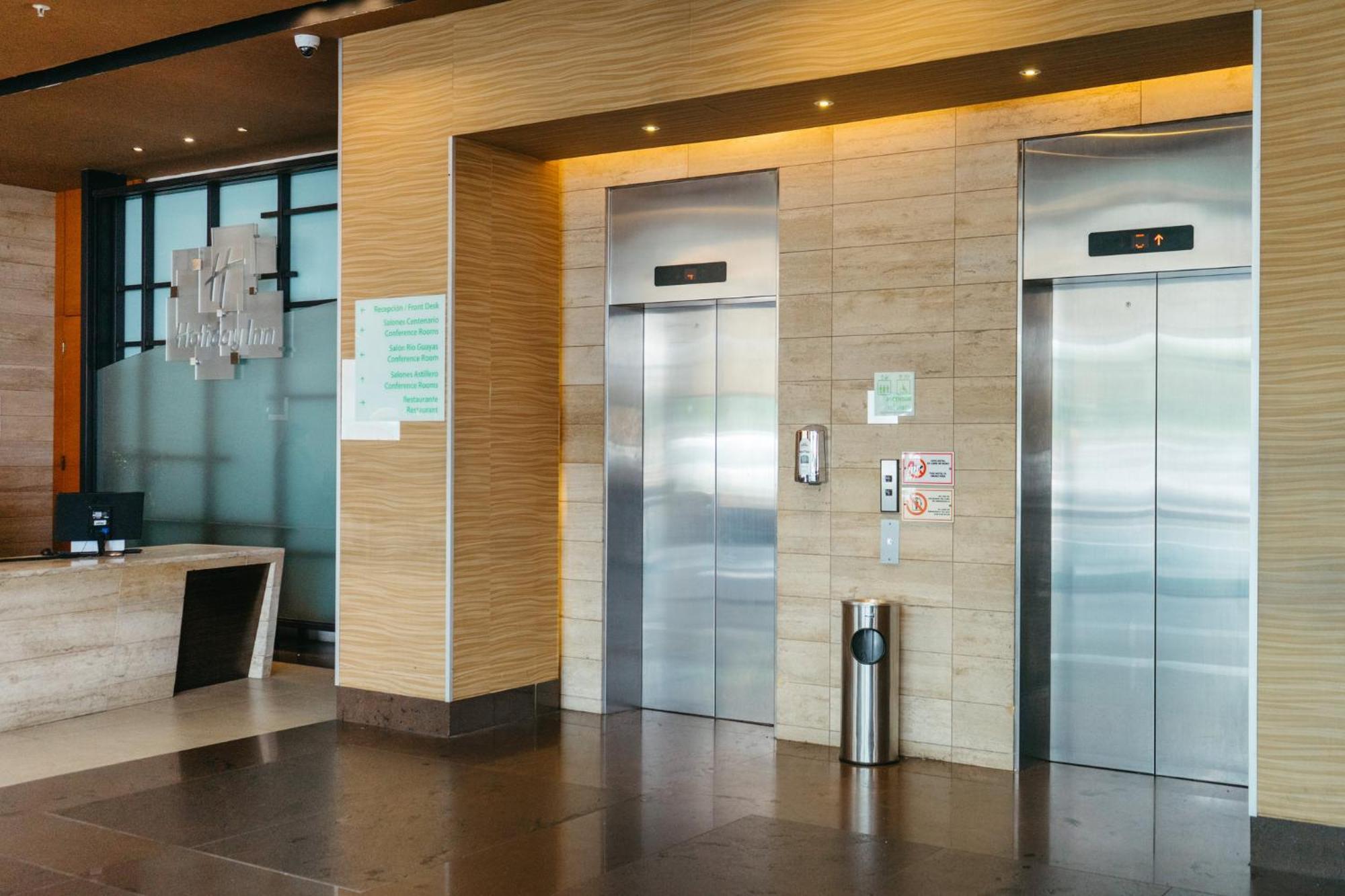 Holiday Inn Guayaquil Airport By Ihg Zewnętrze zdjęcie Elevators in a hotel