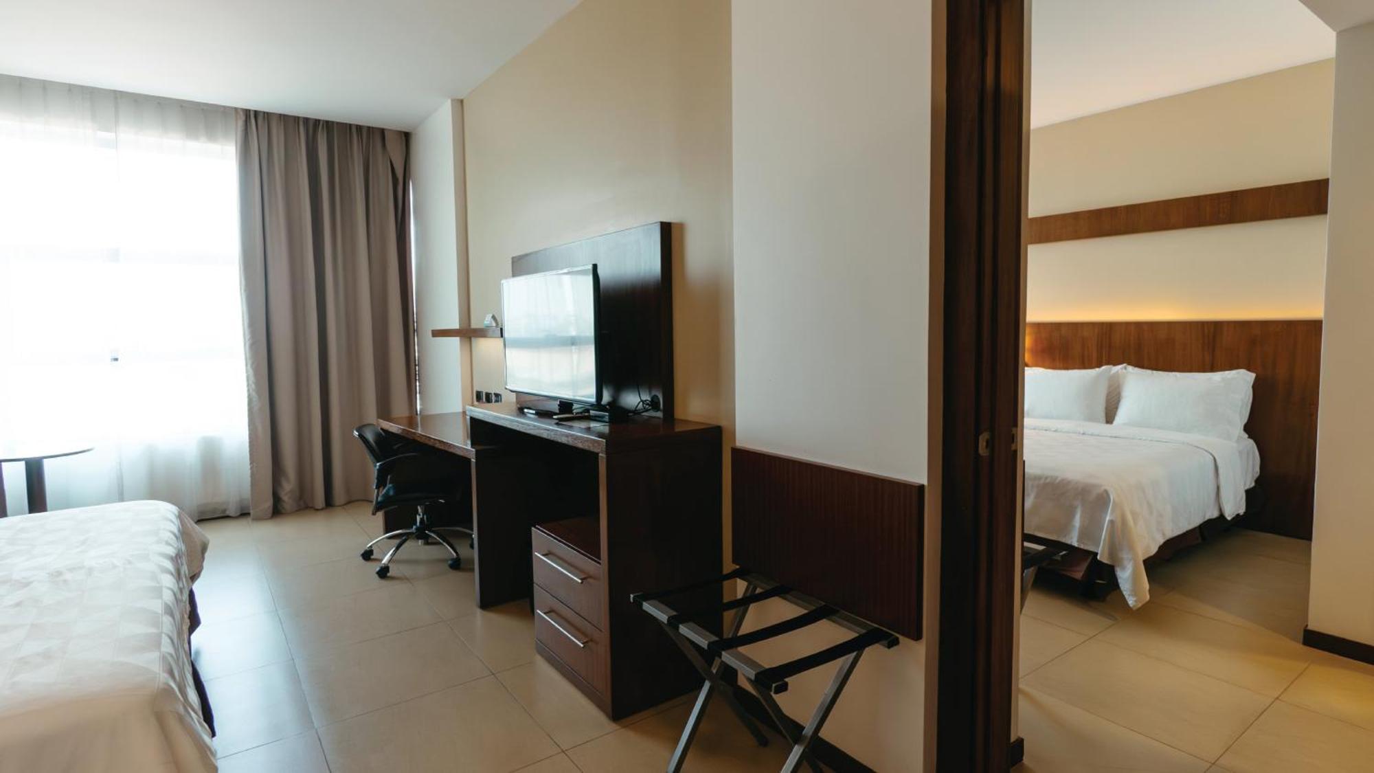 Holiday Inn Guayaquil Airport By Ihg Zewnętrze zdjęcie A suite at the hotel