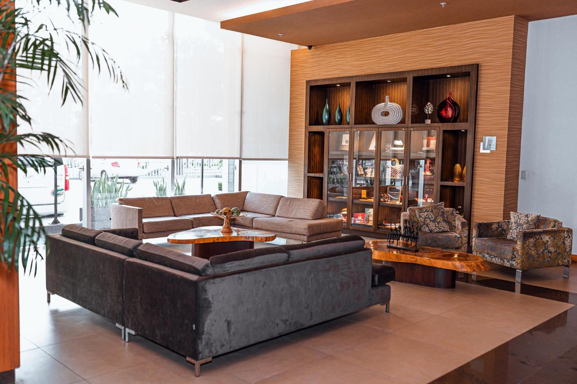 Holiday Inn Guayaquil Airport By Ihg Zewnętrze zdjęcie The lobby of the hotel