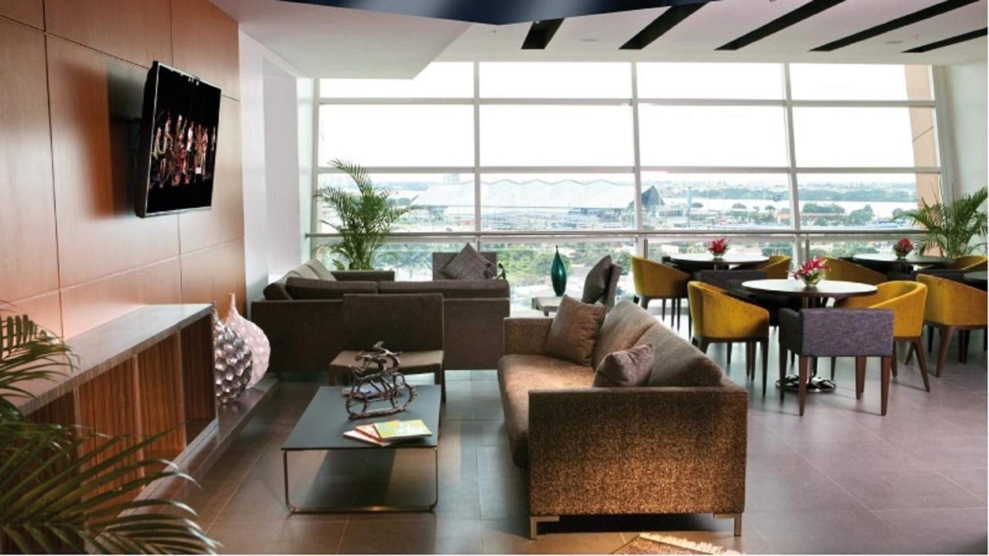 Holiday Inn Guayaquil Airport By Ihg Zewnętrze zdjęcie The Club Lounge at KLIA